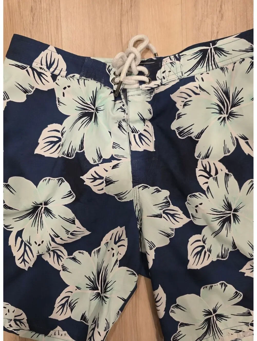 Abercrombie & Fitch Men's Floral Swim Trunks Size 30
